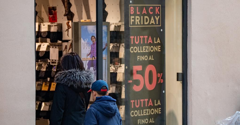 Quanto spenderanno e cosa vorrebbero comprare gli italiani durante